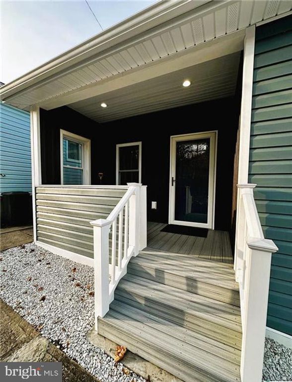245 AVENUE B, Palmerton, PA 18071
