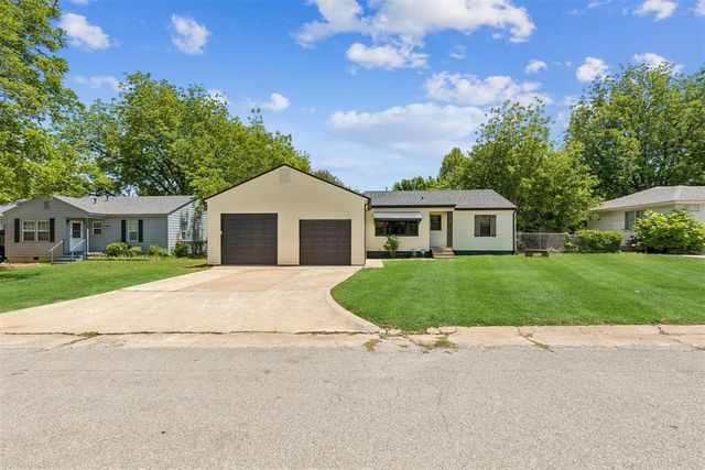 318 S Walnut Street, Apache, OK 73006
