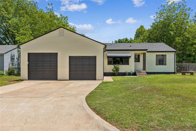 318 S Walnut Street, Apache, OK 73006