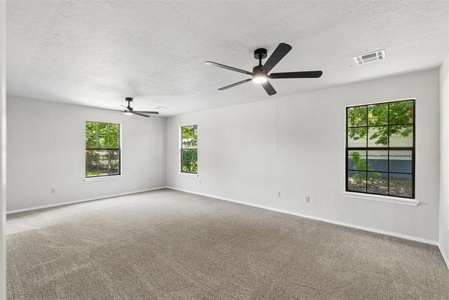 318 S Walnut Street, Apache, OK 73006