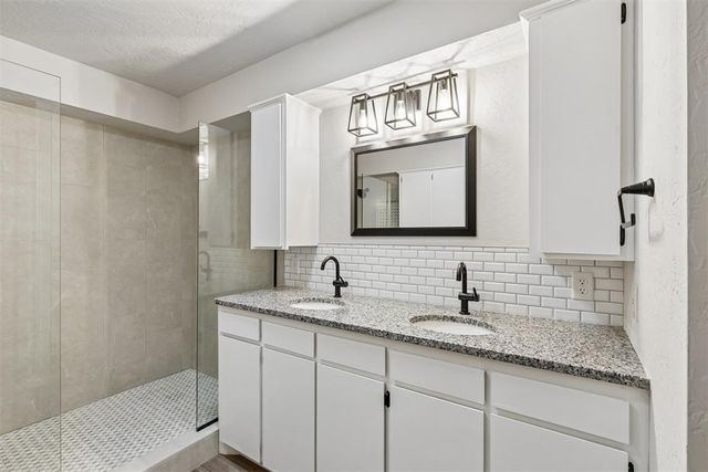 318 S Walnut Street, Apache, OK 73006