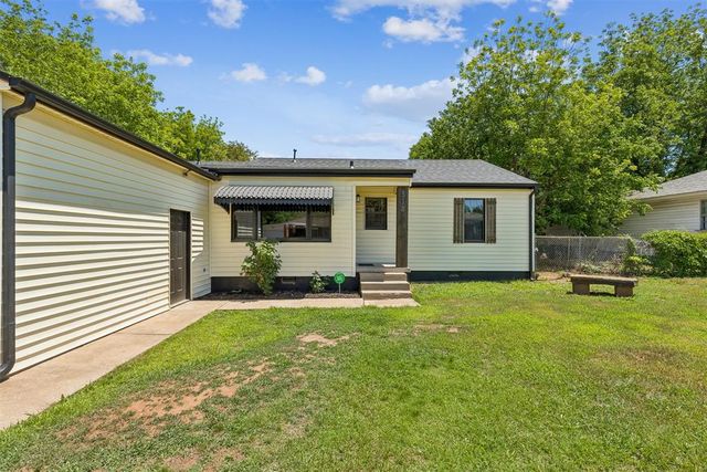 318 S Walnut Street, Apache, OK 73006