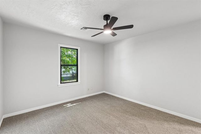 318 S Walnut Street, Apache, OK 73006