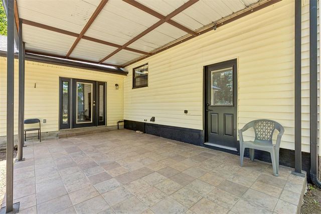 318 S Walnut Street, Apache, OK 73006