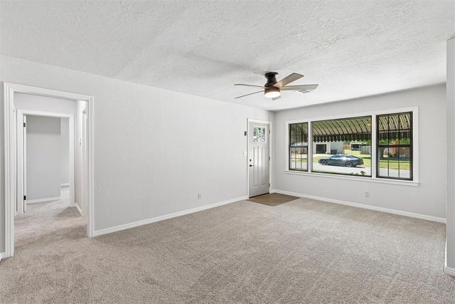 318 S Walnut Street, Apache, OK 73006