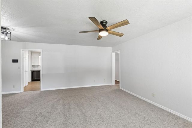 318 S Walnut Street, Apache, OK 73006