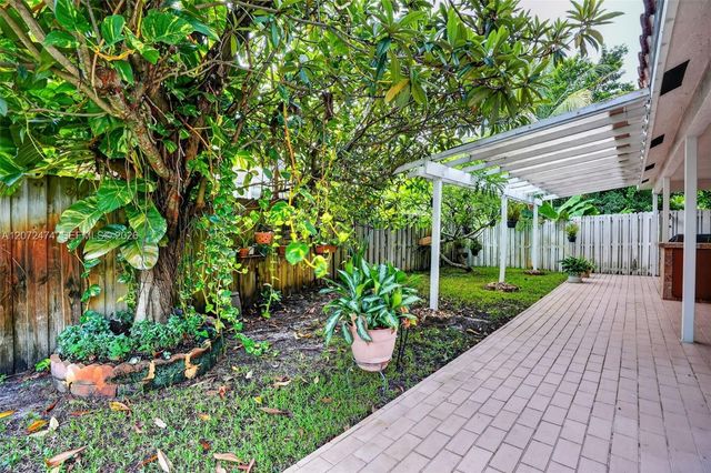 18253 SW 5th Street, Pembroke Pines, FL 33029