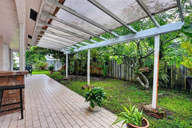 18253 SW 5th Street, Pembroke Pines, FL 33029
