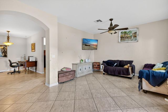 6720 Osage Circle, Greenacres, FL 33413