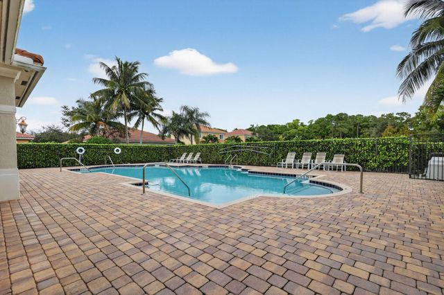 6720 Osage Circle, Greenacres, FL 33413
