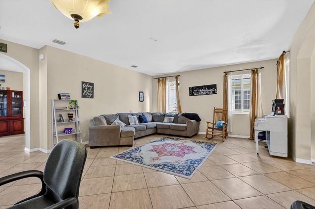 6720 Osage Circle, Greenacres, FL 33413