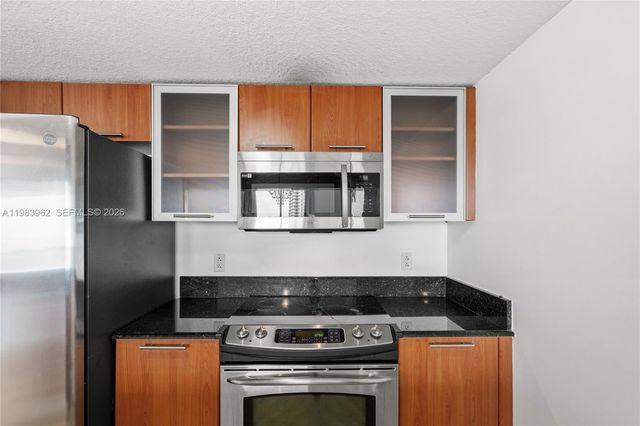 1800 N Bayshore Dr 1208, Miami, FL 33132