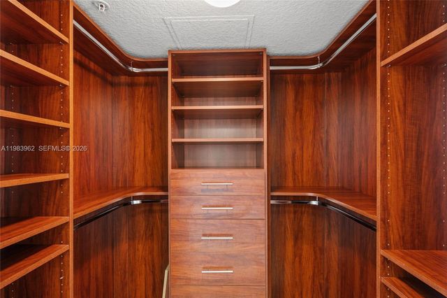 1800 N Bayshore Dr 1208, Miami, FL 33132