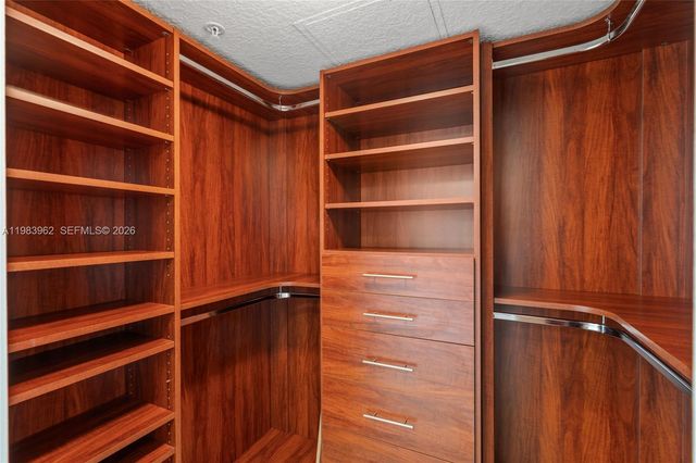 1800 N Bayshore Dr 1208, Miami, FL 33132