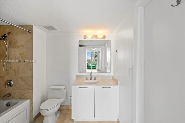 1800 N Bayshore Dr 1208, Miami, FL 33132