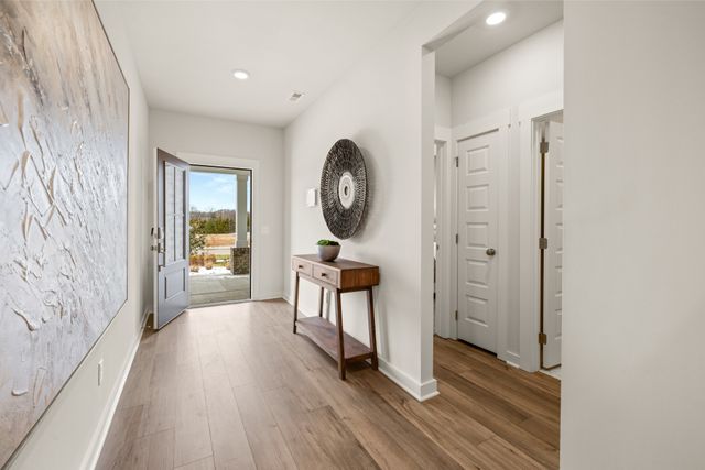 6352 N New Hope Road, Hermitage, TN 37076