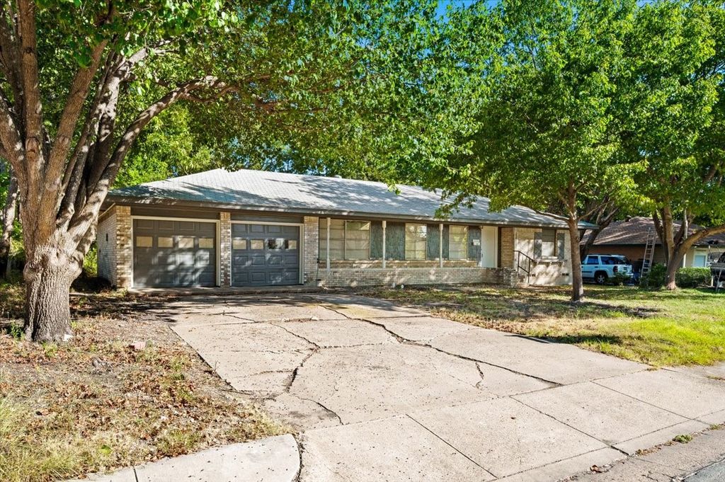 305 Valleyglen Drive, Desoto, TX 75115 — photo 2