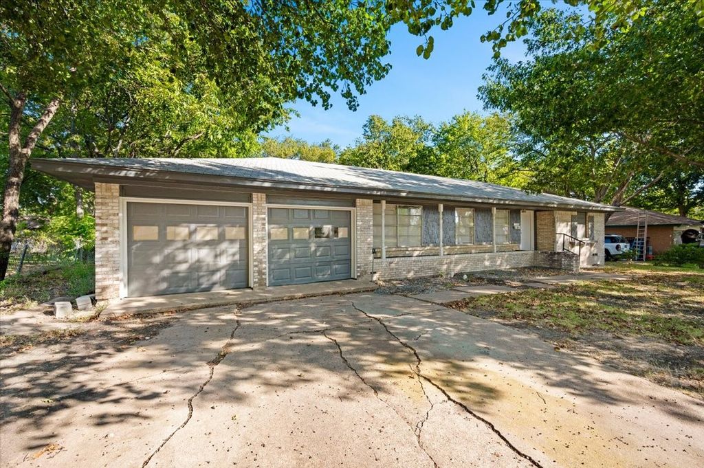 305 Valleyglen Drive, Desoto, TX 75115 — photo 3