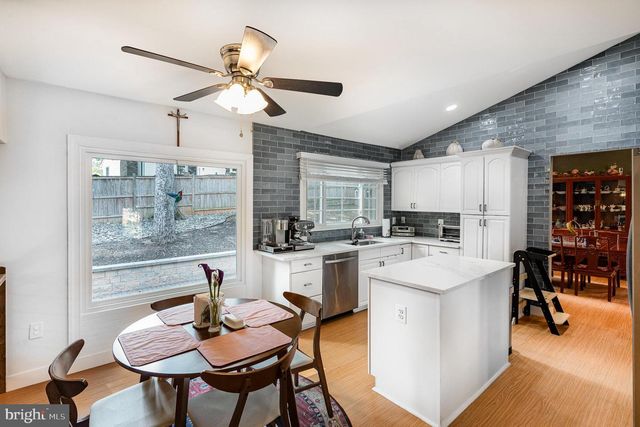15425 BEACHVIEW DR, Dumfries, VA 22025