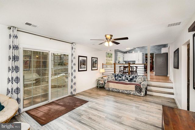 15425 BEACHVIEW DR, Dumfries, VA 22025