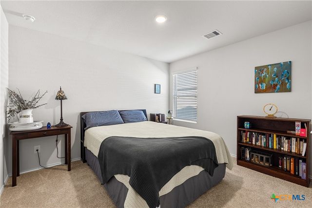 302 N Richland Drive, Lockhart, TX 78644