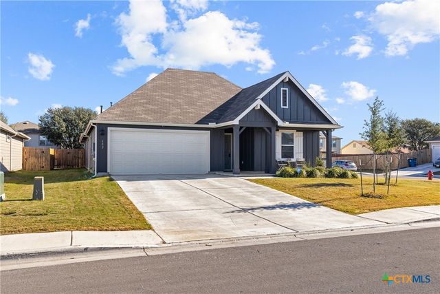 302 N Richland Drive, Lockhart, TX 78644