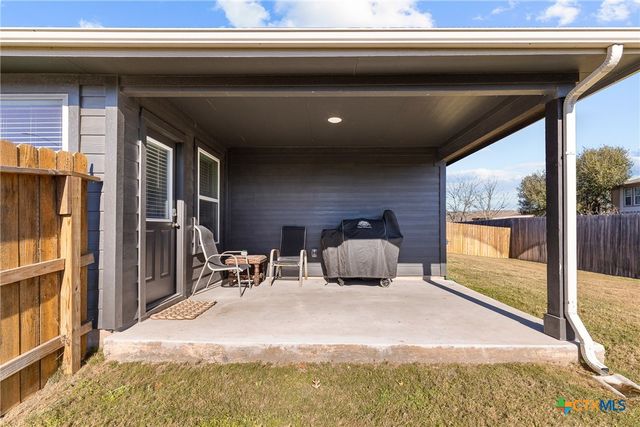 302 N Richland Drive, Lockhart, TX 78644