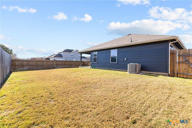 302 N Richland Drive, Lockhart, TX 78644
