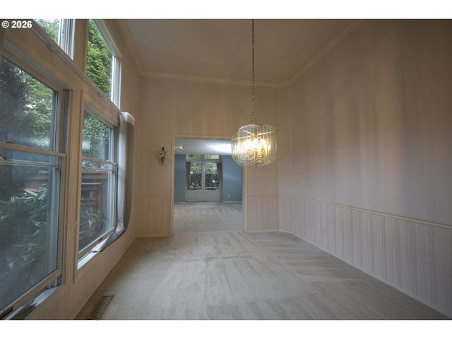 5698 CHARLES Cir, Lake Oswego, OR 97035
