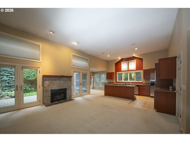 5698 CHARLES Cir, Lake Oswego, OR 97035