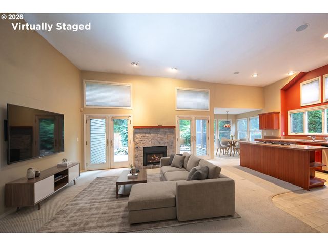 5698 CHARLES Cir, Lake Oswego, OR 97035