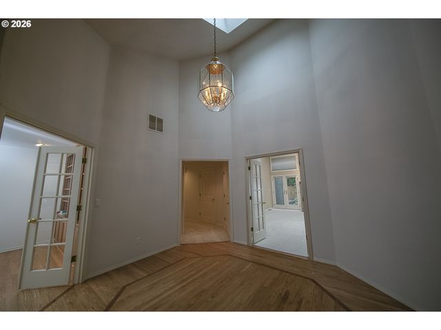 5698 CHARLES Cir, Lake Oswego, OR 97035