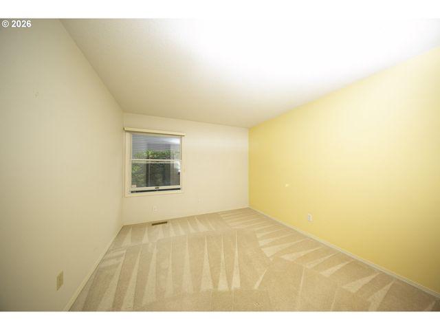 5698 CHARLES Cir, Lake Oswego, OR 97035