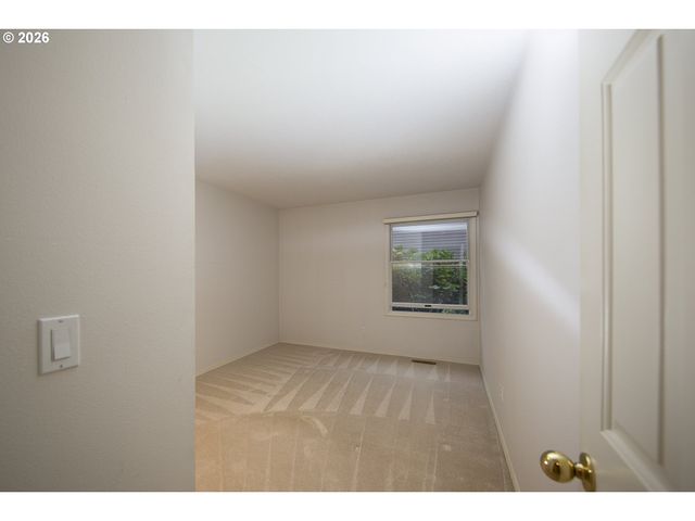 5698 CHARLES Cir, Lake Oswego, OR 97035