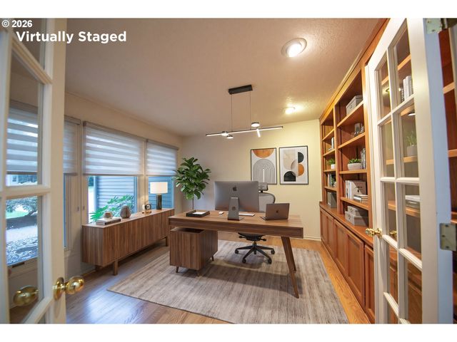 5698 CHARLES Cir, Lake Oswego, OR 97035