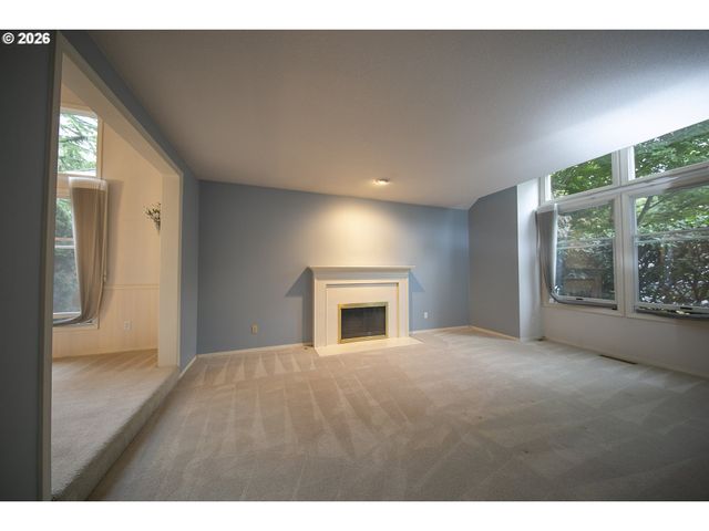 5698 CHARLES Cir, Lake Oswego, OR 97035