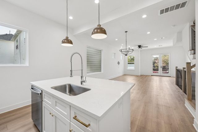 2826 Versailles Oak Lane, Houston, TX 77092