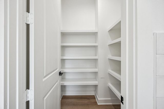 2826 Versailles Oak Lane, Houston, TX 77092