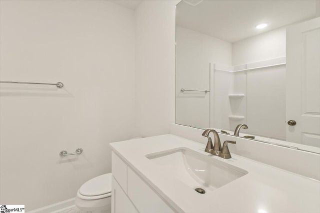 116 Mclauren Place, Fountain Inn, SC 29644