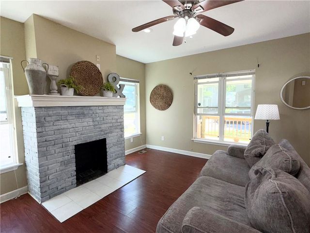 707 S Park Avenue, Independence, MO 64052