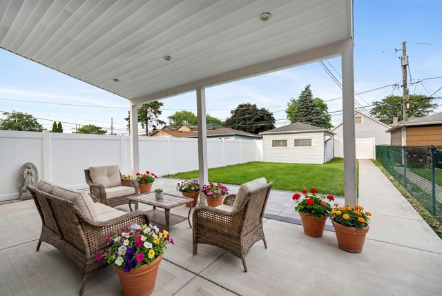 5129 S Menard Avenue, Chicago, IL 60638