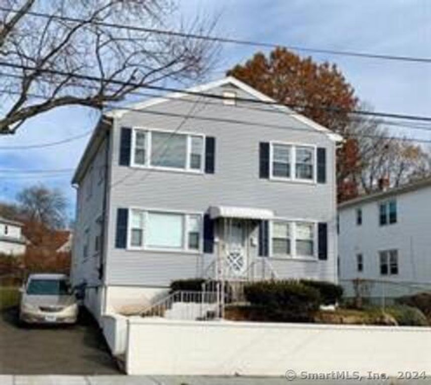 642 Beechmont Avenue, Bridgeport, CT 06606