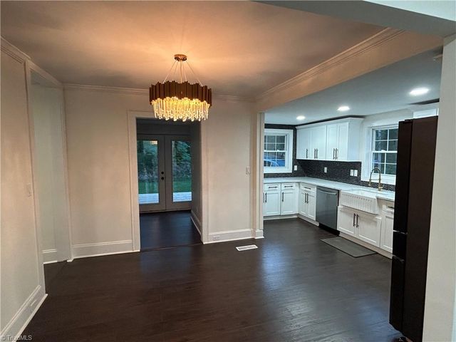 900 Gales Avenue, Winston-salem, NC 27103