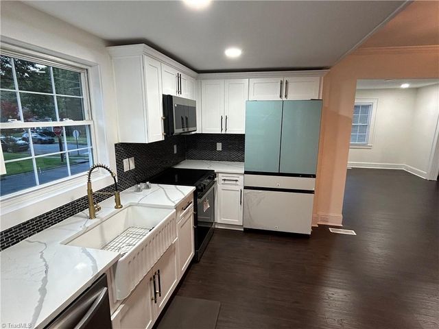 900 Gales Avenue, Winston-salem, NC 27103