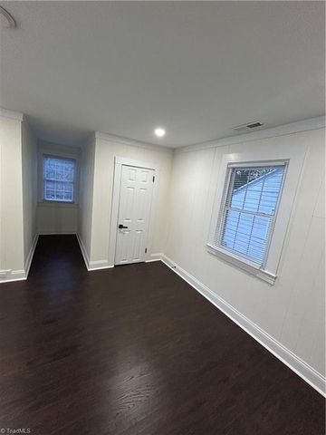 900 Gales Avenue, Winston-salem, NC 27103