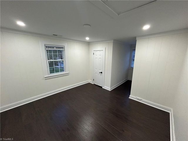 900 Gales Avenue, Winston-salem, NC 27103