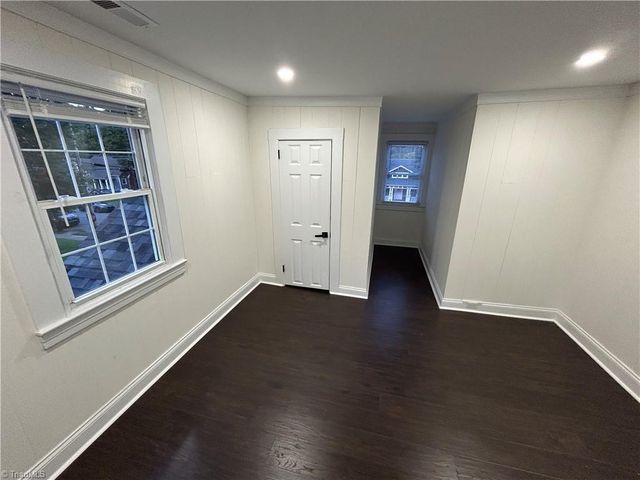 900 Gales Avenue, Winston-salem, NC 27103