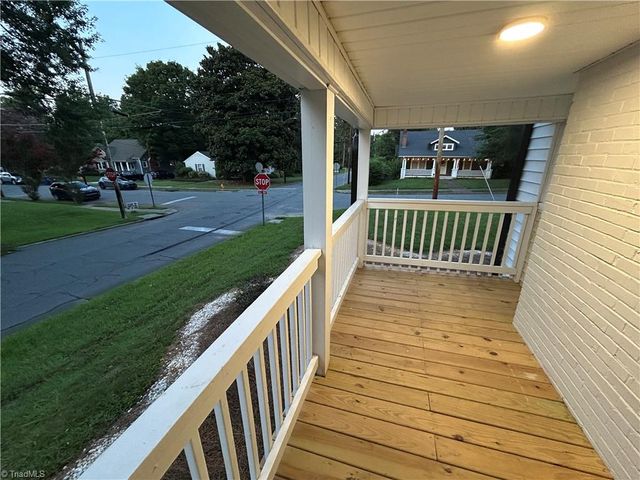 900 Gales Avenue, Winston-salem, NC 27103