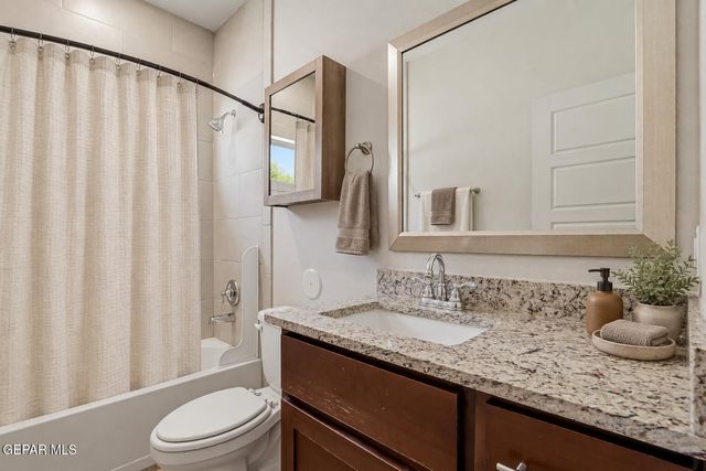 13749 Flora Vista Avenue, Horizon City, TX 79928