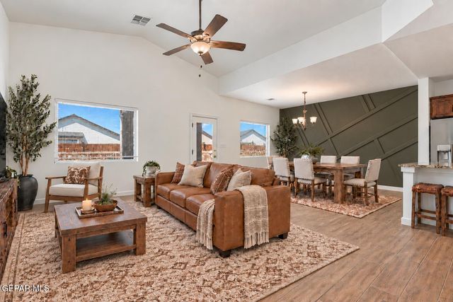 13749 Flora Vista Avenue, Horizon City, TX 79928
